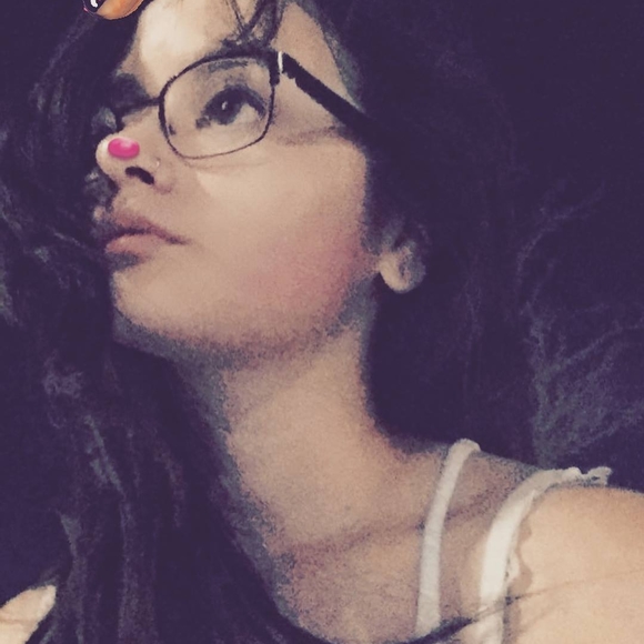 Meet your Posher, Jessica - Picture 1 of 1